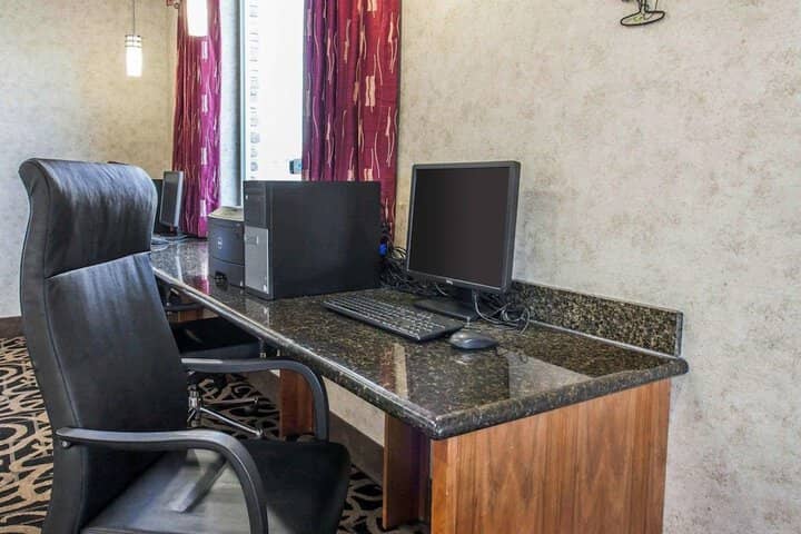 Business Center 31 of 37